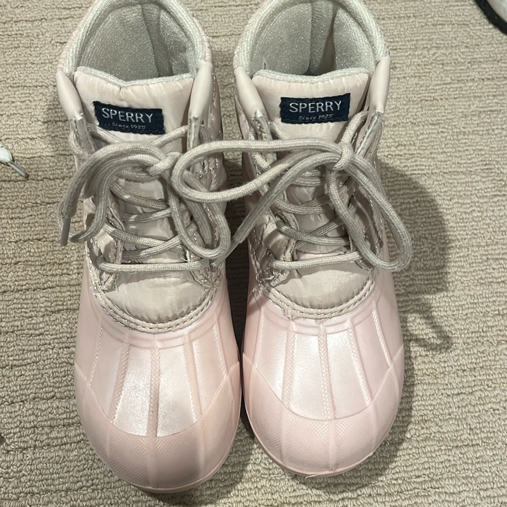 Girls sperry boots